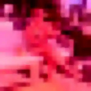 Eglantine, 19 ans, connectée à Bram pour une rencontre coquine
