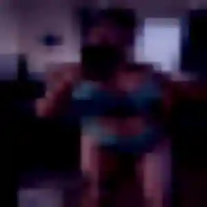 rencontre sexy à Saint-Julien-les-Rosiers : photo de Hilary, 38 ans - accès libre