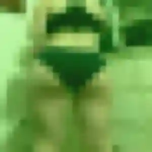 Ursule, 24 ans, en ligne à Saint-Julien-les-Rosiers pour une rencontre coquine